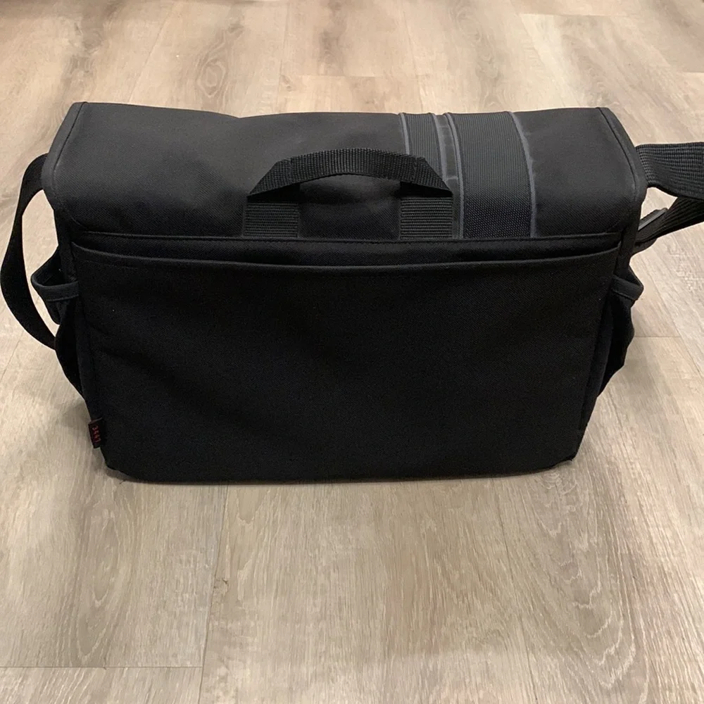Tamrac 3447 Rally 7 Camera Laptop Bag. Lots of Storage Compartments